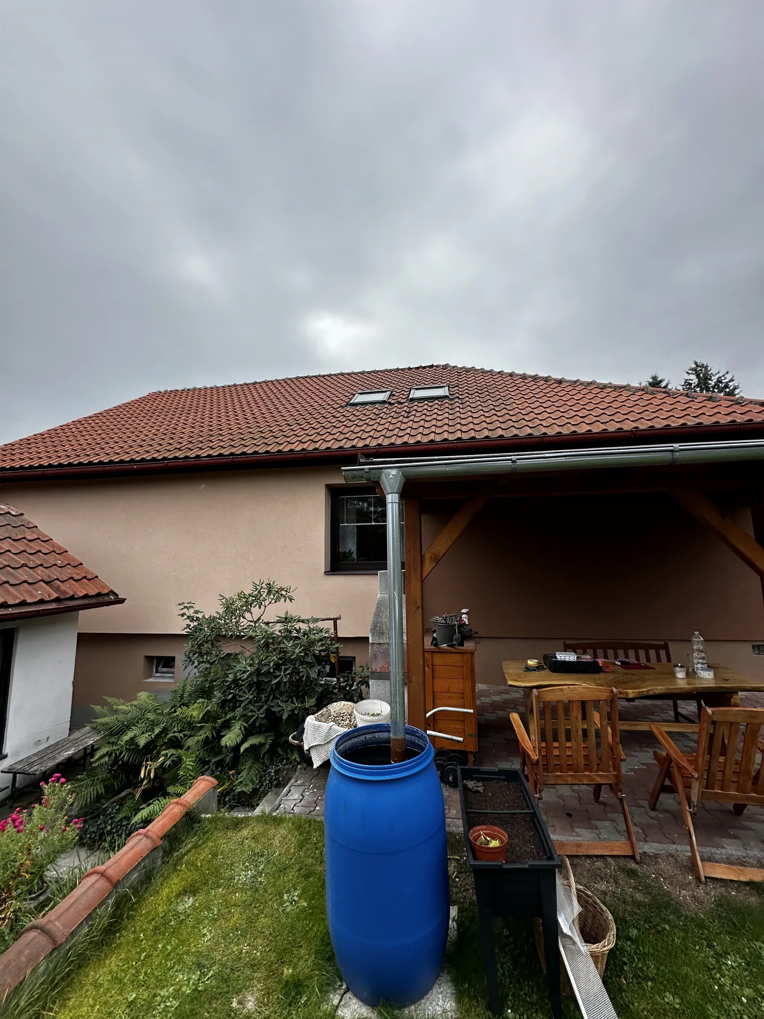 Rodinný dům III — zahradní strana po zateplení