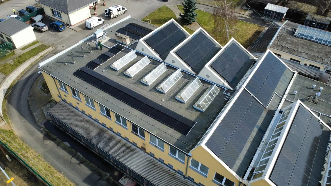 Firemní fotovoltaická instalace